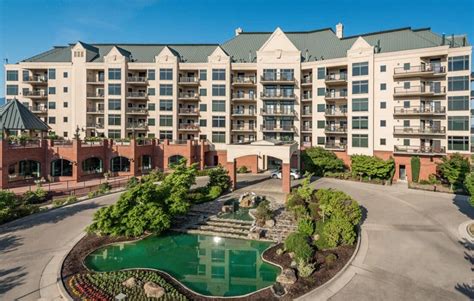 Rogue valley manor - Rogue Valley Manor, Medford, Oregon. 1,416 likes · 105 talking about this · 3,251 were here. The only continuing care retirement community in southern Oregon and the largest in the Oregon/California... 